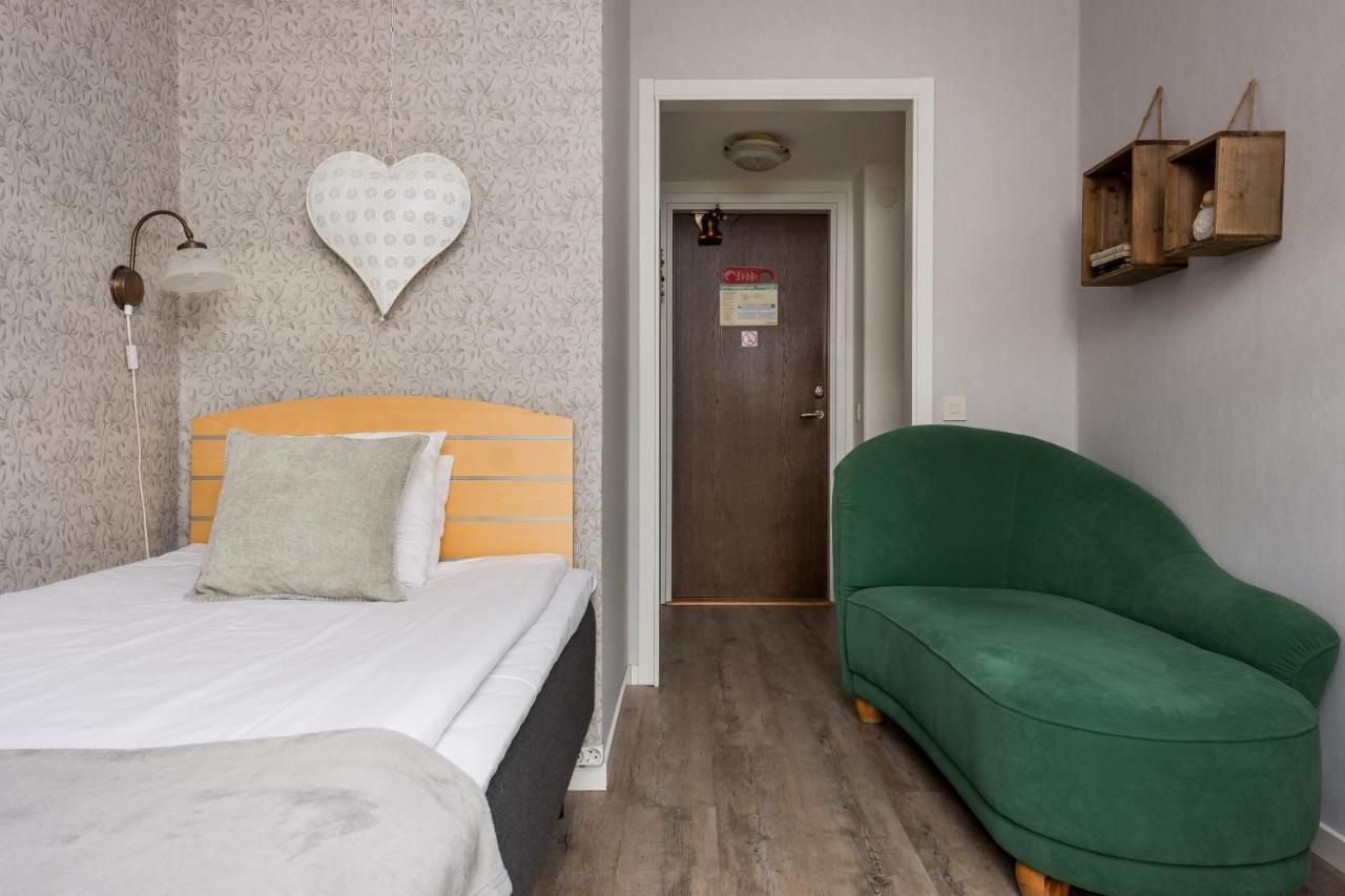 Hotel Vaennaes Vannas Extérieur photo