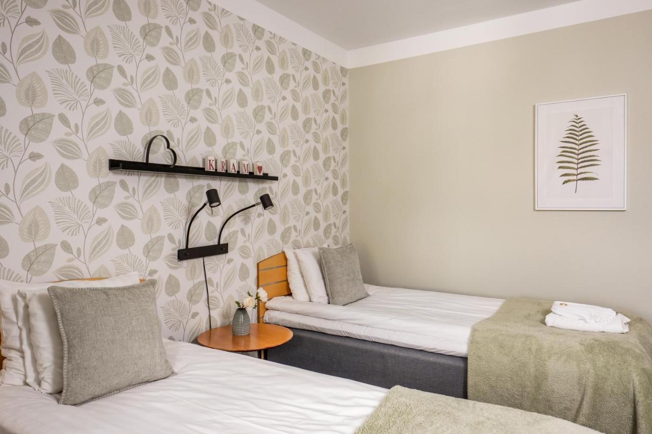 Hotel Vaennaes Vannas Extérieur photo