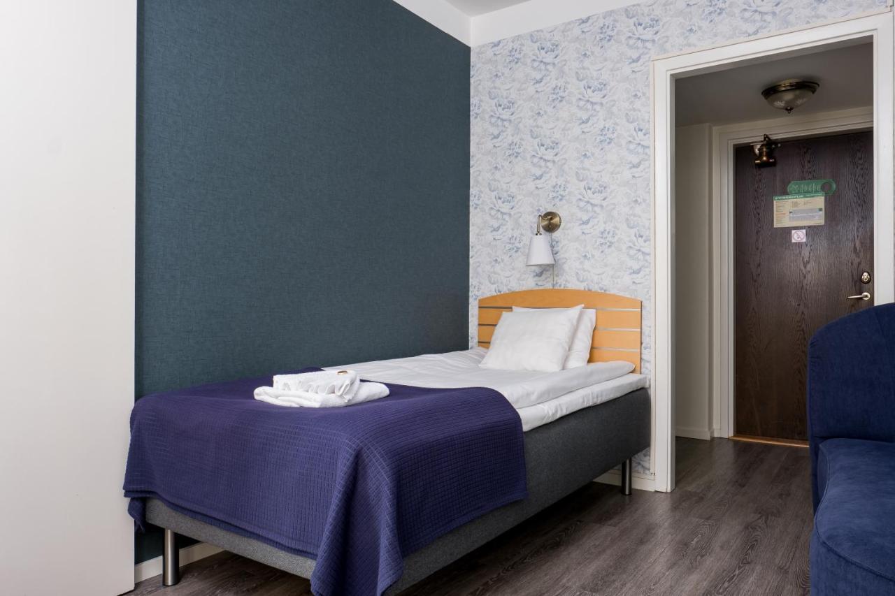 Hotel Vaennaes Vannas Extérieur photo