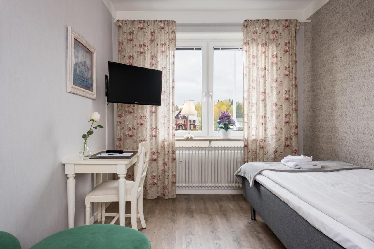 Hotel Vaennaes Vannas Extérieur photo